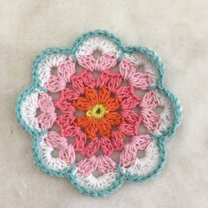 纯手工钩针编织棉线钩花圆形拼色杯垫9cm左右