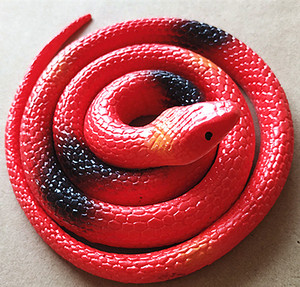 红色65厘米软胶蛇圆头蛇眼镜蛇橡胶塑料假蛇仿真动物儿童整蛊玩具