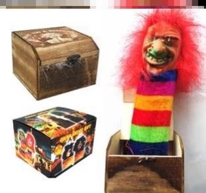弹跳盒子玩具惊吓小女孩生日礼物小丑儿童神器创意整蛊鬼头木盒
