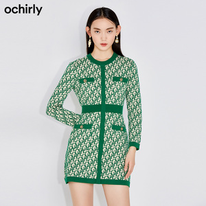 黑标系列 ochirly/欧时力2021新款春装字母羊毛织小香风连衣裙1nh