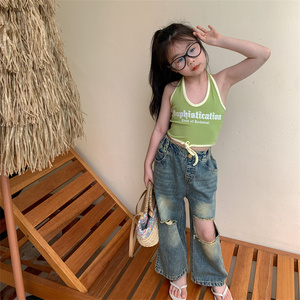 女童挂脖小背心