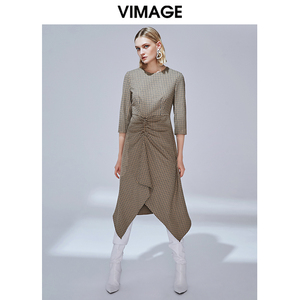 VIMAGE纬漫纪品牌女装冬款洋气复古格纹褶皱不规则A摆显瘦连衣裙