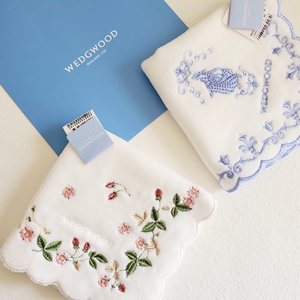 日本进口wedgwood韦奇伍德女士纯棉随身手帕手绢毛巾刺绣草莓女神