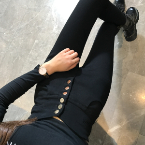 超高腰排扣打底裤女外穿压力瘦腿2022年新款薄款黑色紧身小脚裤潮