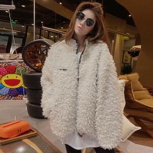 小香风白色羊羔毛绒厚外套女秋冬百搭短款2021年新款爆款时尚洋气