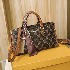 百丽姿女包高级感真皮小方包时尚复古老花手提包轻奢休闲单肩包夏