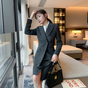 韩版西装短裙套装