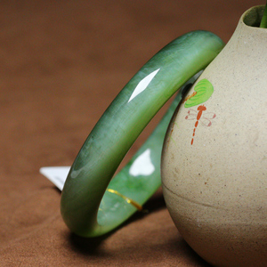 【优选品质】和田玉俄料碧玉冰底粉青猫眼手镯内径60mm活猫眼玉镯