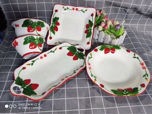 外贸出口正品陶瓷碗/圆方盘双耳长鱼盘餐具套装手绘浮雕草莓花朵