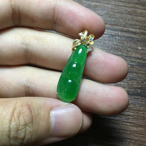 大虫定制 冰种阳绿翡翠满色福豆子镶嵌18k黄金钻石吊坠颈饰锁骨链