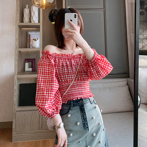 2020夏季新款洋气一字肩泡泡袖上衣女格子衬衫短款小个子高腰露脐