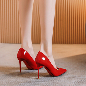 红底尖头单鞋女2022年新款红色高跟鞋细跟婚鞋秀禾婚纱两穿新娘鞋