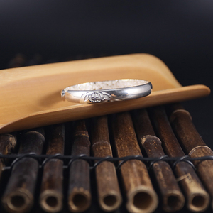 云南大理鹤庆新华纯银手镯光面莲花足银手镯