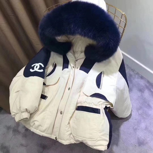 香奈儿女款羽绒