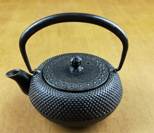 日本进口二手南部铁器 南部名家盛荣堂作 铁壶茶壶 装水约0.25l