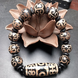 一元拍藏传老玛瑙回纹珠配三眼如意天珠手串天然玉髓佛珠手链复古