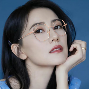 瓜子脸适合的眼镜近视女