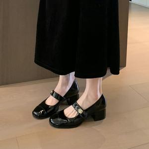 LISA TAYLOR漆皮鞋面 亮亮的也太美了！法式玛丽珍鞋女粗跟单鞋