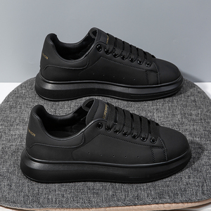 铭麦昆鞋男黑色2022春季新款厚底增高休闲透气轻便爆款板鞋男士潮