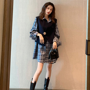 秋冬气质百搭中长款格子衬衫裙女设计感小众马甲两件套心机上衣潮