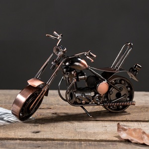 铁制工艺品摩托车模型办公桌上的摆件家居用品创意卧室房间装饰品