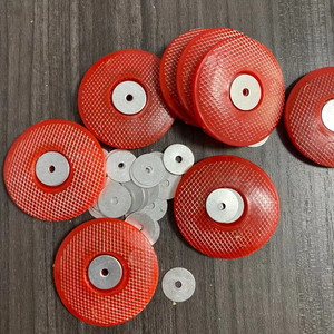 丝网热熔垫片65隧道防水板加强型塑料钢片70磁焊接pe红色衬片国标