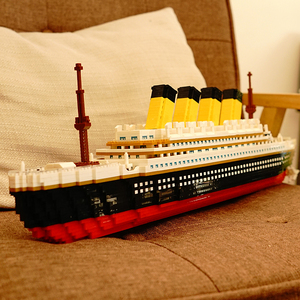 泰坦尼克号积木铁达尼号模型拼装益智玩具游轮摆件立体拼图成年人