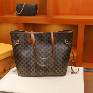 00tb373632112淘宝gucci大包 回血出 牛皮的 基本全新0人付款3500.