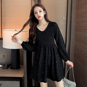 女人冬季打底连衣裙