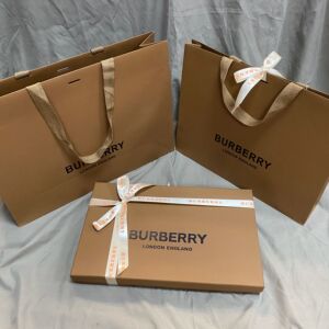 巴宝莉burberry新款纸袋香水衣服围巾盒包装手提袋礼品盒礼品袋子