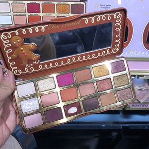 西班牙 丝芙兰too faced 圣诞系列姜饼人18色眼影盘