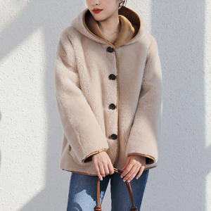 新款羊剪绒大衣女短款连帽韩版宽松颗粒绒羊羔毛皮毛一体皮草外套