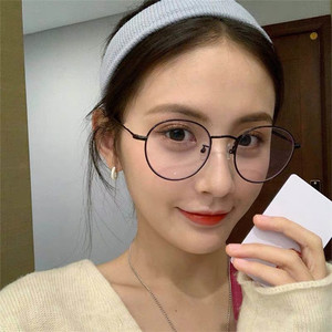 眼睛女网红百搭