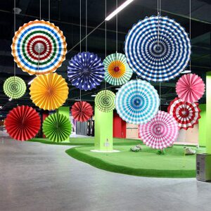 学校幼儿园环境节日装饰品教室楼梯走廊吊饰立体彩色圆形纸扇挂饰