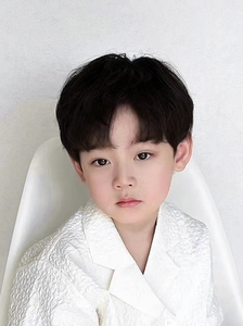 儿童假发男孩蓬松中分刘海短直发宝宝摄影时尚发套自然透气全头套