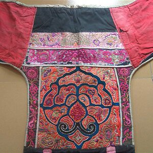 802堂手工刺绣 苗绣 老刺绣 苗族古董背带 手工老绣原装满工丝线