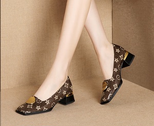 高档an&lv/岸绿方头漆皮单鞋女中跟2022新款浅口欧货真皮皮鞋百搭