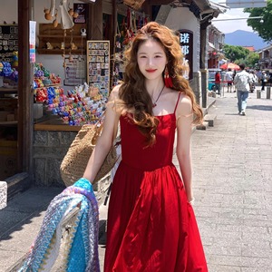 法式红色性感露背吊带连衣裙女装夏季气质海边度假收腰显瘦长裙子