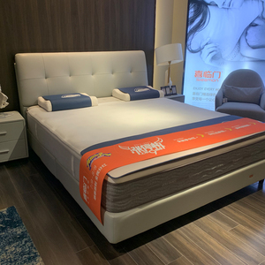 喜临门全实木松木牛皮简约现代实木结构主卧双人大床1.8米真皮床