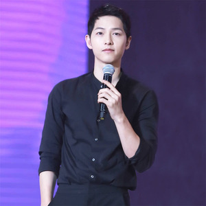 宋仲基明星同款长袖黑色衬衫男韩版立领中山领修身休闲白衬衣潮