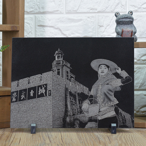 惠安特色礼品影雕人像石头照片雕刻定做纪念品厂家直销个性婚纱照