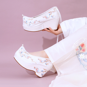 必川明制汉服鞋子女高跟厚底春季古装坡跟翘头增高古风绣花鞋布鞋