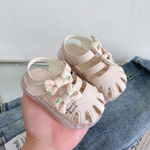 女童凉鞋夏季新款女宝宝软底学步鞋0-3岁2软皮面小女孩公主沙滩鞋