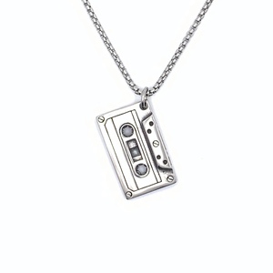 嘻哈之眼创意怀旧录音机磁带吊坠钛钢项链男女个性时尚欧美毛衣链
