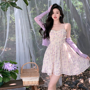 法式紫色碎花吊带连衣裙女夏高级感纯欲风初恋收腰短款甜辣a字裙