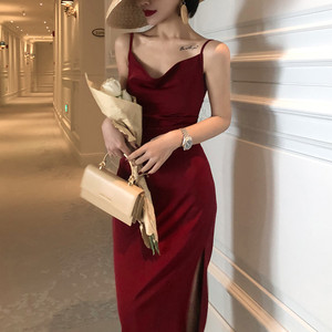 法式复古赫本风性感红色开叉长裙子气质女神范修身显瘦吊带连衣裙