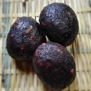 贵州特产腊血豆腐柴火烟熏血粑湖南猪血丸子农家手工红血丸子豆腐