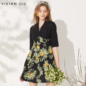 vivian liu qy2214101 2022春女装新款v领七分袖花素拼接连衣裙