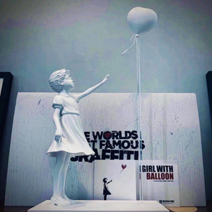 banksy班克西爱心气球女孩雕塑摆件balloon girl创意艺术手办公仔