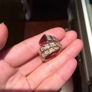 宝格丽戒指红色